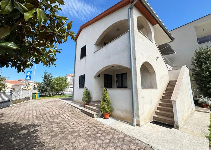 Cloud9 By Nina Poreč