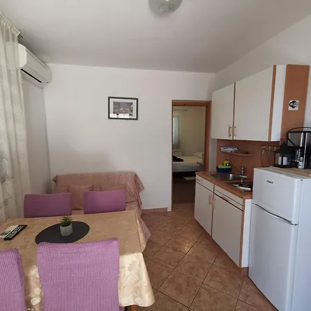 Apartment Cloud9 By Nina
