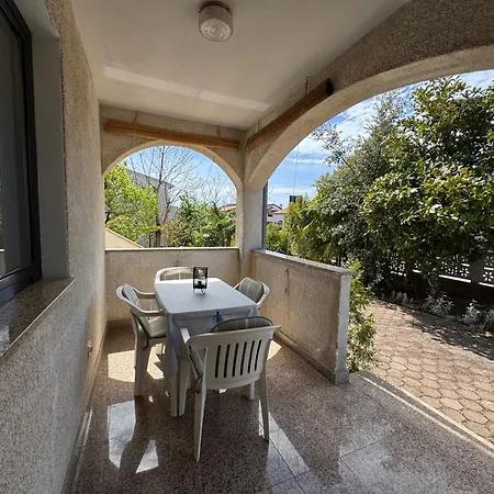 Cloud9 By Nina Apartment